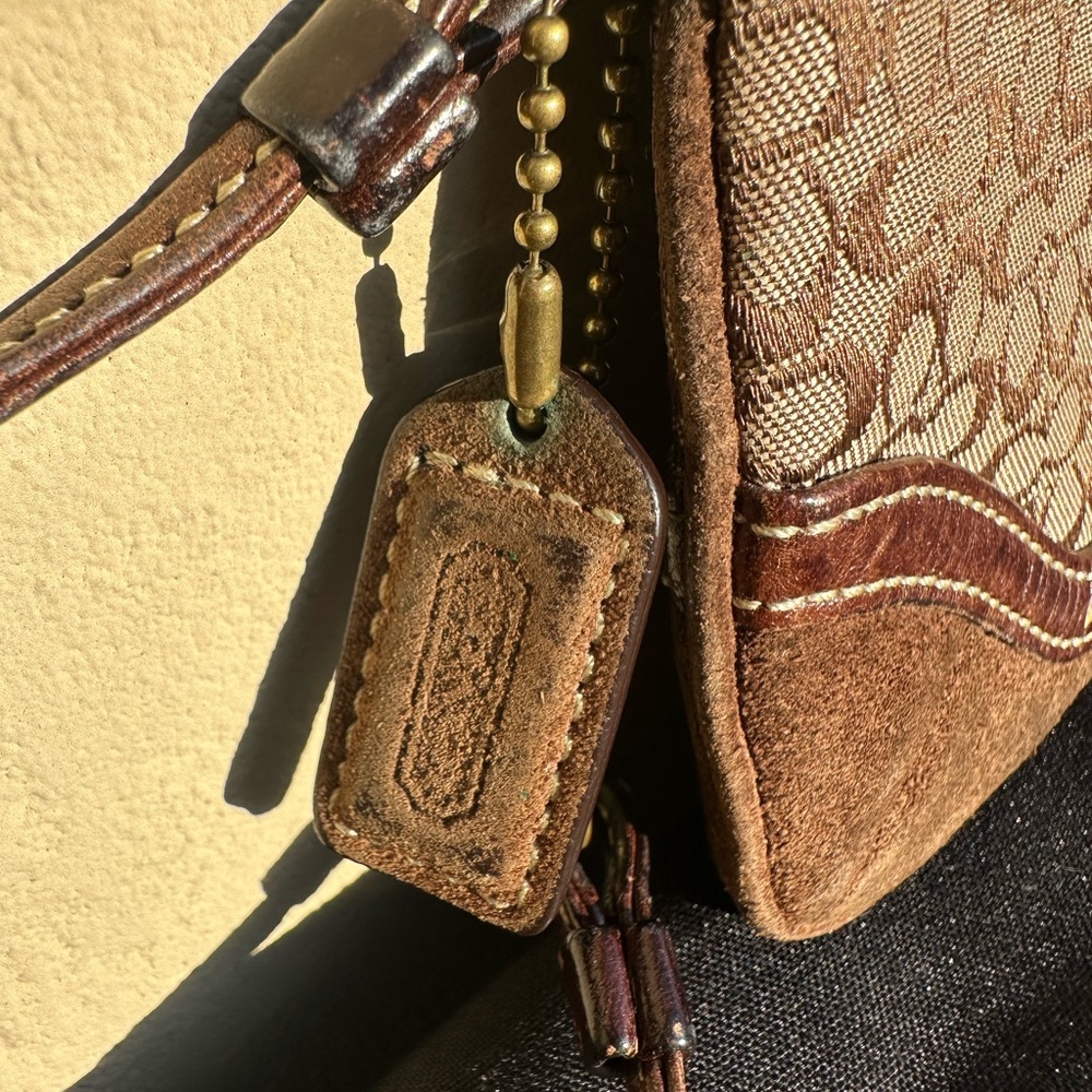 Coach  Vintage  Y2K Brown Signature SoHo Wristlet - Picture 3 of 5